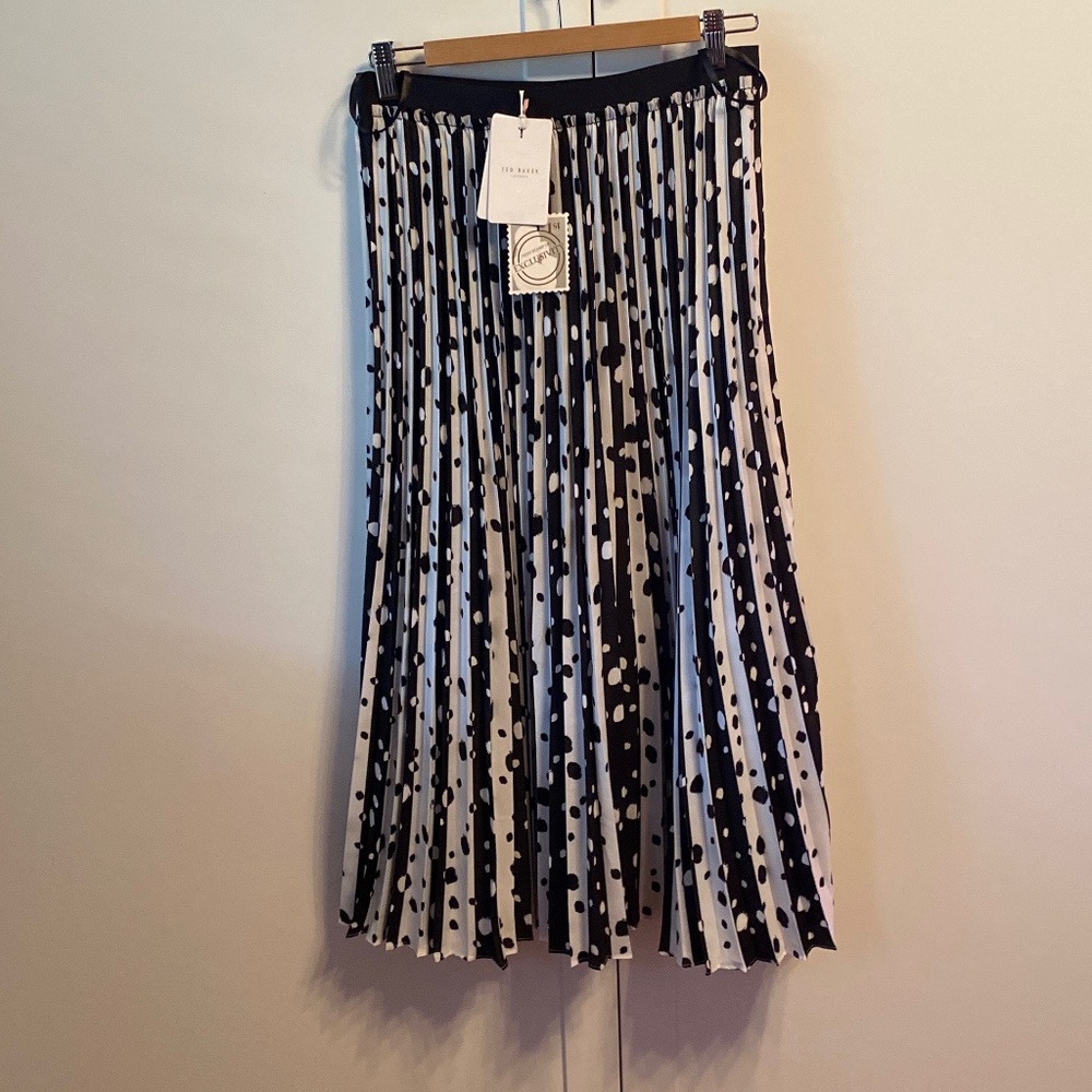 Ted Baker London VYVIAN Polka dot pleated midi skirt